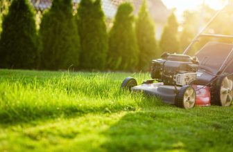 Lawn mowing: At what times is it permitted?